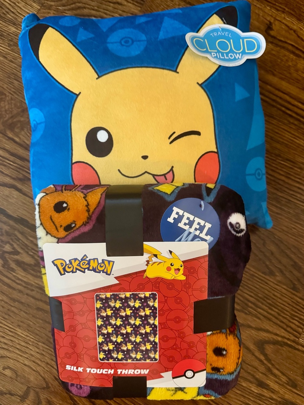 Pokémon Pillow & Blanket Set